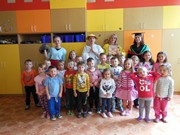 Den cizích zemí a jazyků